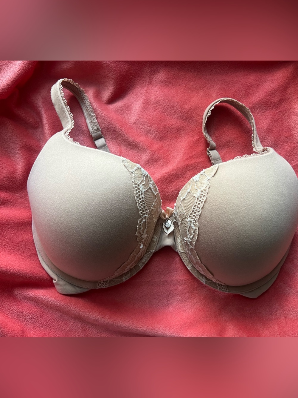 Victoria's Secret Smooth Lace-Trim Bra in Light Nude